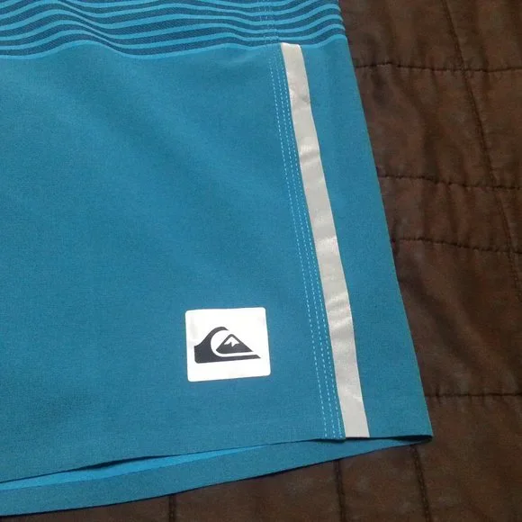 Quiksilver High Line Board Shorts Surf Swim Trunks Water Repellent- Anti-Rash - Picture 5 of 16